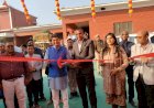कमिश्नर और मेयर ने खादी  उत्सव का उद्घाटन 