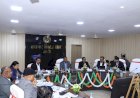 कमिश्नर ने की मण्डल समीक्षा बैठक