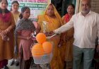 मेधावी छात्राओं को मिली साइकिल, चेहरों पर दिखी खुशी