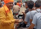 कांवड़ियों पर पुष्प वर्षा, फलाहारी भोज में उमड़े शिवभक्त