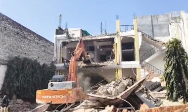 एवान-ए-फ़रहत पर इंसाफ़ की बरसात