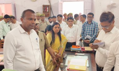 कलेक्ट्रेट में औचक निरीक्षण