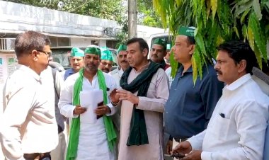 किसानों ने सौंपा ज्ञापन, एनसीईआरटी किताबें लागू करने व प्रीपेड मीटर का विरोध