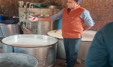 गंदगी में बना पनीर नष्ट, खाद्य विभाग की सख्त कार्रवाई