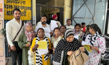 बरेली: 'प्रीपेड मीटर नहीं, यह जनता से लूट है'; स्मार्ट मीटर के खिलाफ सपा नेता मयंक शुक्ला का बिजली दफ्तर पर प्रदर्शन