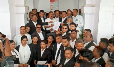 लाठी की चोट पर उबल पड़ा कानून
