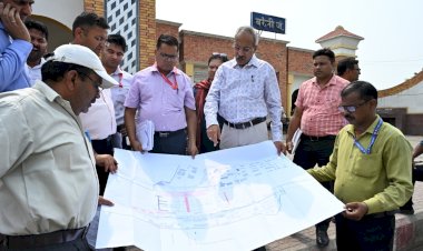 पूर्वोत्तर रेलवे के महाप्रबंधक ने बरेली में किया संरक्षा निरीक्षण, अमृत भारत स्टेशन योजना की समीक्षा