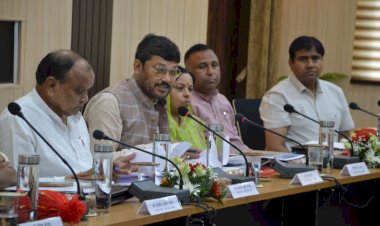 रेलवे बोर्ड में सांसद नीरज मौर्य ने उठाईं 31 बड़ी मांगें