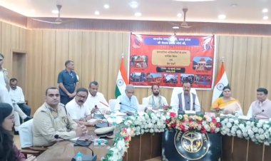 बरेली में डिप्टी सीएम केशव मौर्य की समीक्षा बैठक, 37 योजनाओं पर अधिकारियों से जवाब-तलब