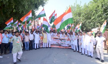 बहेड़ी में गूंजा तिरंगा, देशभक्ति के नारों से राष्ट्रमय हुआ माहौल