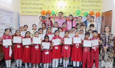 ज़ीनत कॉन्वेंट स्कूल के 8वें वार्षिक समारोह में मेधावी बच्चों का सम्मान