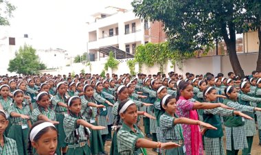 900 विद्यार्थियों ने लिया नशे से दूर रहने का संकल्प
