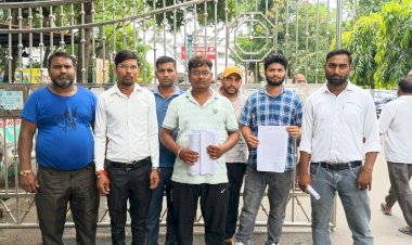 फर्जी डी.फार्मा मार्कशीट मामले में छात्रों ने डीएम से मांगा न्याय