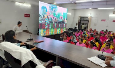 मीरगंज में सजीव प्रसारण के साथ बांटी गई पोषण पोटली