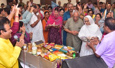 गोवर्धन पूजा में भगवान श्रीकृष्ण को लगा 56 भोग