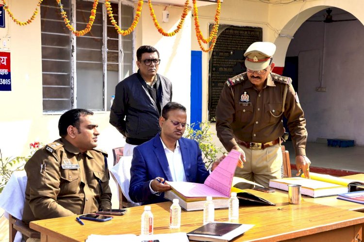 डीएम और एसएसपी ने सुनी शिकायतें