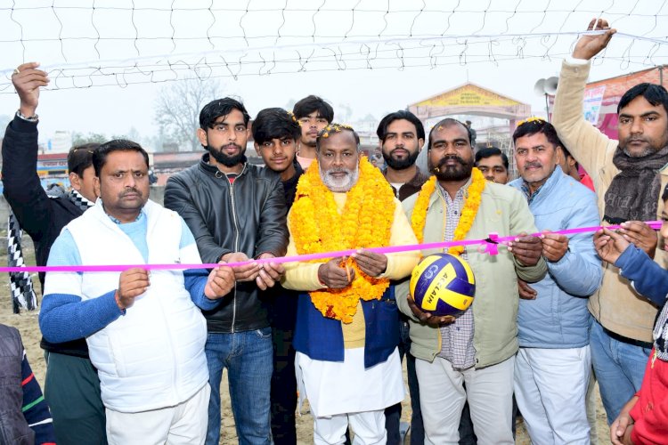 शाही के नरखेडा में वॉलीबॉल टूर्नामेंट का आगाज़