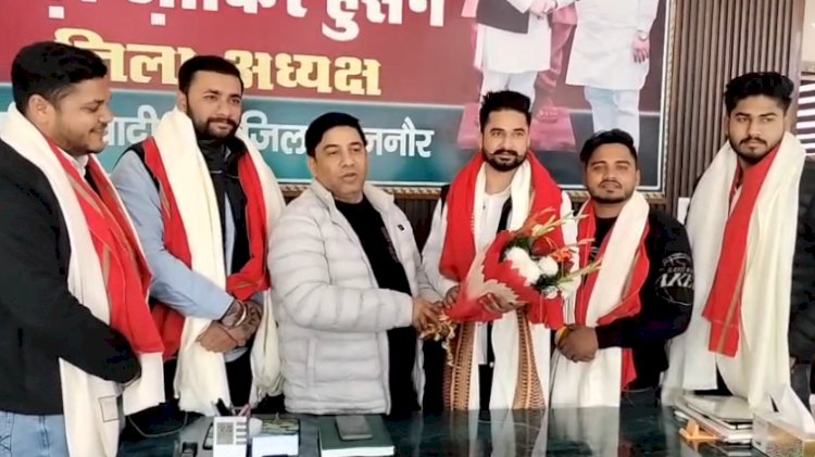 जब सुरों ने सियासत में भरा जोश