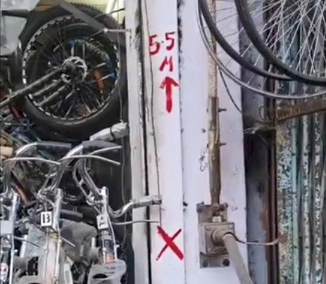 सीएम ग्रिड की जद में दुकानें