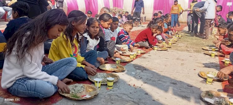 समरसता पर्व पर सेंथल में खिचड़ी सहभोज