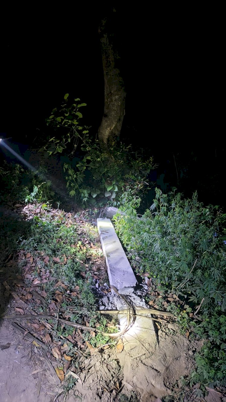 बार-बार टूट रहे बिजली के खम्भे, अंधेरे में डूब रहे गांव