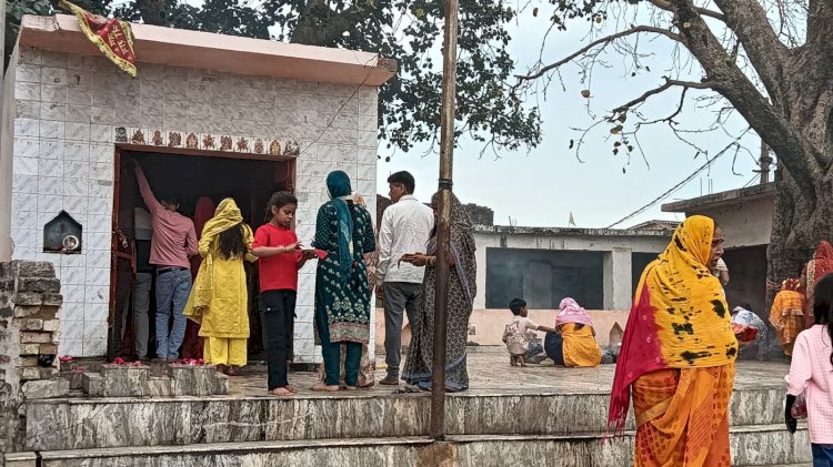 नवरात्रि के पहले दिन मंदिरों में दिखा आस्था का नज़ारा