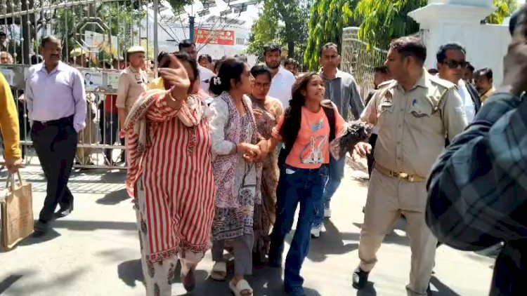 कचहरी गेट पर रिश्तों का विवाद बना बड़ा तमाशा