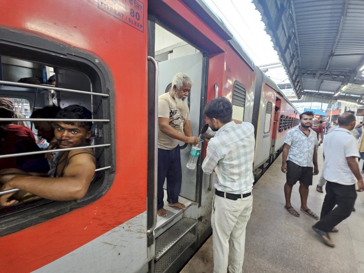 आगरा फोर्ट स्टेशन पर यात्रियों के लिए नि:शुल्क जल सेवा शुरू, भीषण गर्मी में मिलेगी राहत