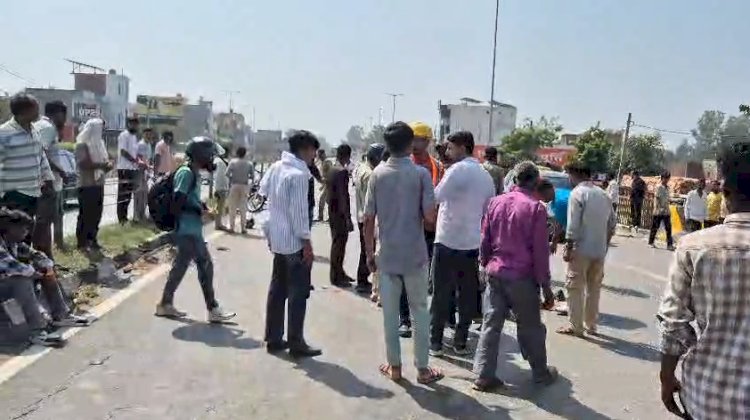 बरेली: मीरगंज हाईवे फ्लाईओवर पर रॉन्ग साइड आ रहे टेंपो ने बाइक सवारों को रौंदा