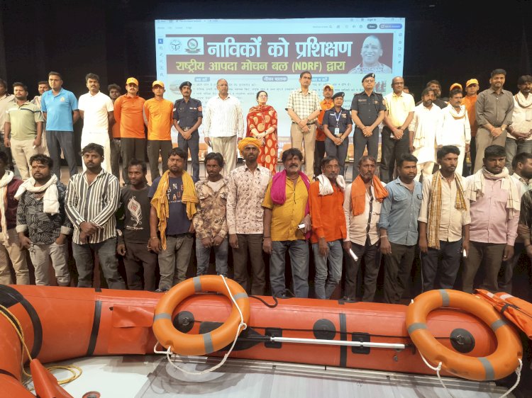 एनडीआरएफ ने नाविकों और गोताखोरों को दिया प्रशिक्षण