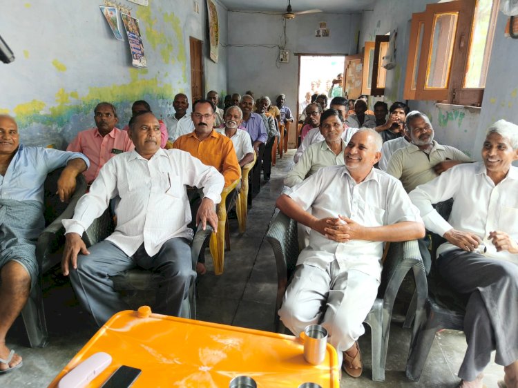 मीरगंज चीनी मिल ने किसानों संग की गोष्ठी