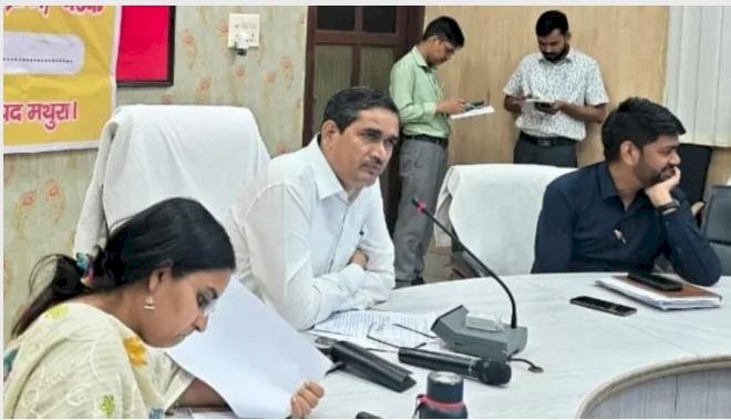 डीएम के नाम से फर्जी अकाउंट बनाकर ठगी का प्रयास