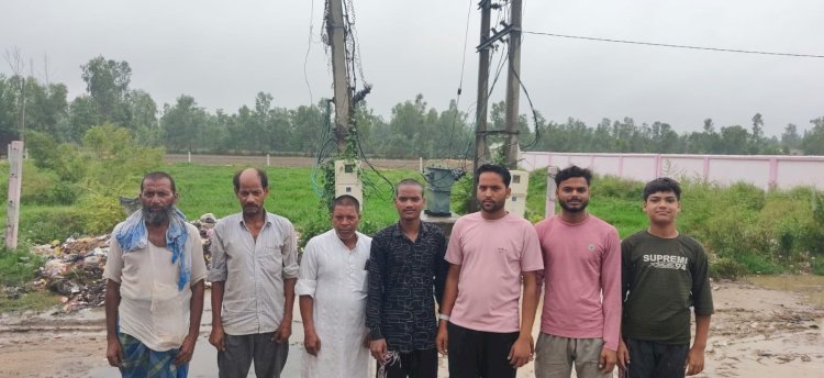 ट्रांसफार्मर खराब, ग्रामीणों का प्रदर्शन