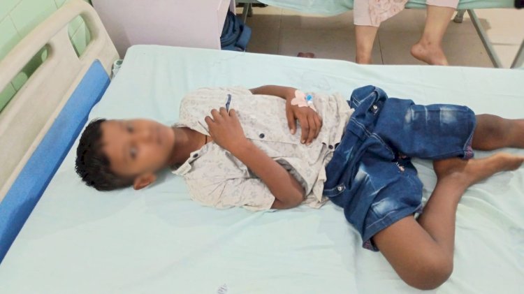 सांप का खेल देखने पहुंचे मासूम को सपेरे के सांप ने डसा, अस्पताल में भर्ती