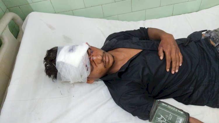 चलती ट्रेन से गिरा युवक, घायल