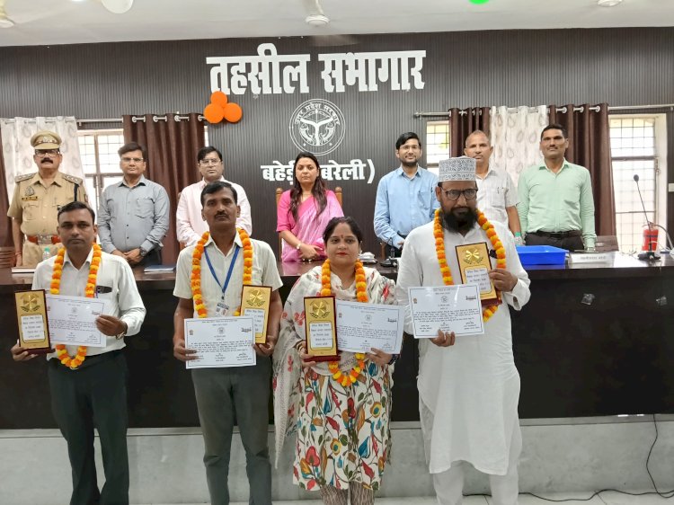शिक्षक दिवस पर उत्कृष्ट शिक्षकों का हुआ सम्मान